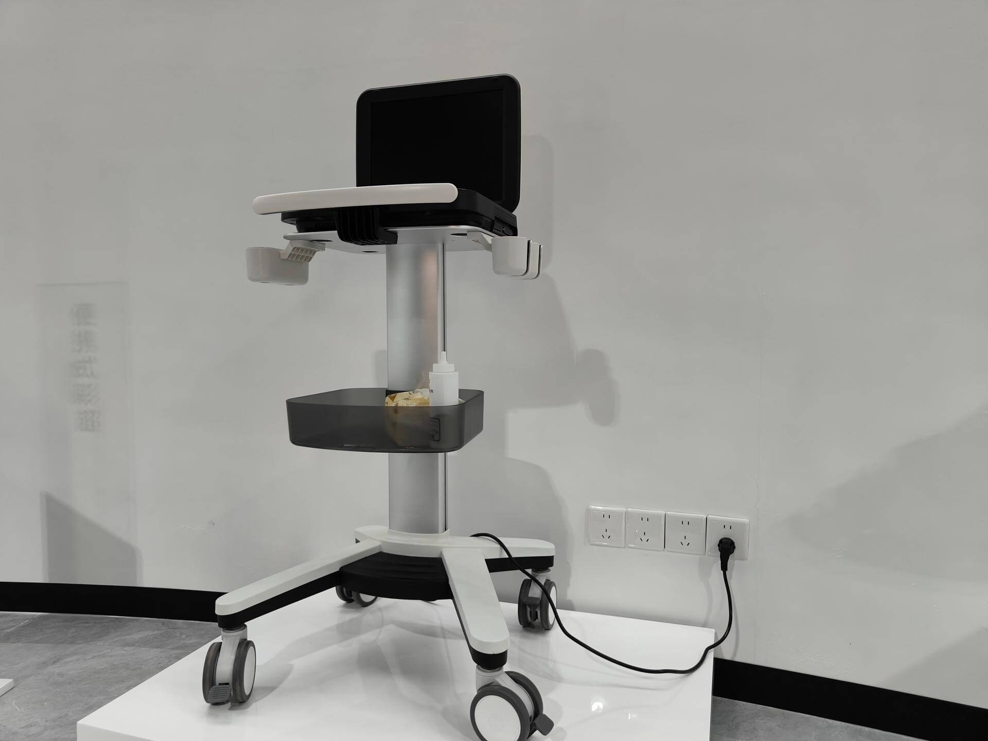 「医疗推车定制专家」灵活组合,精准适配——让医院设备管理更高