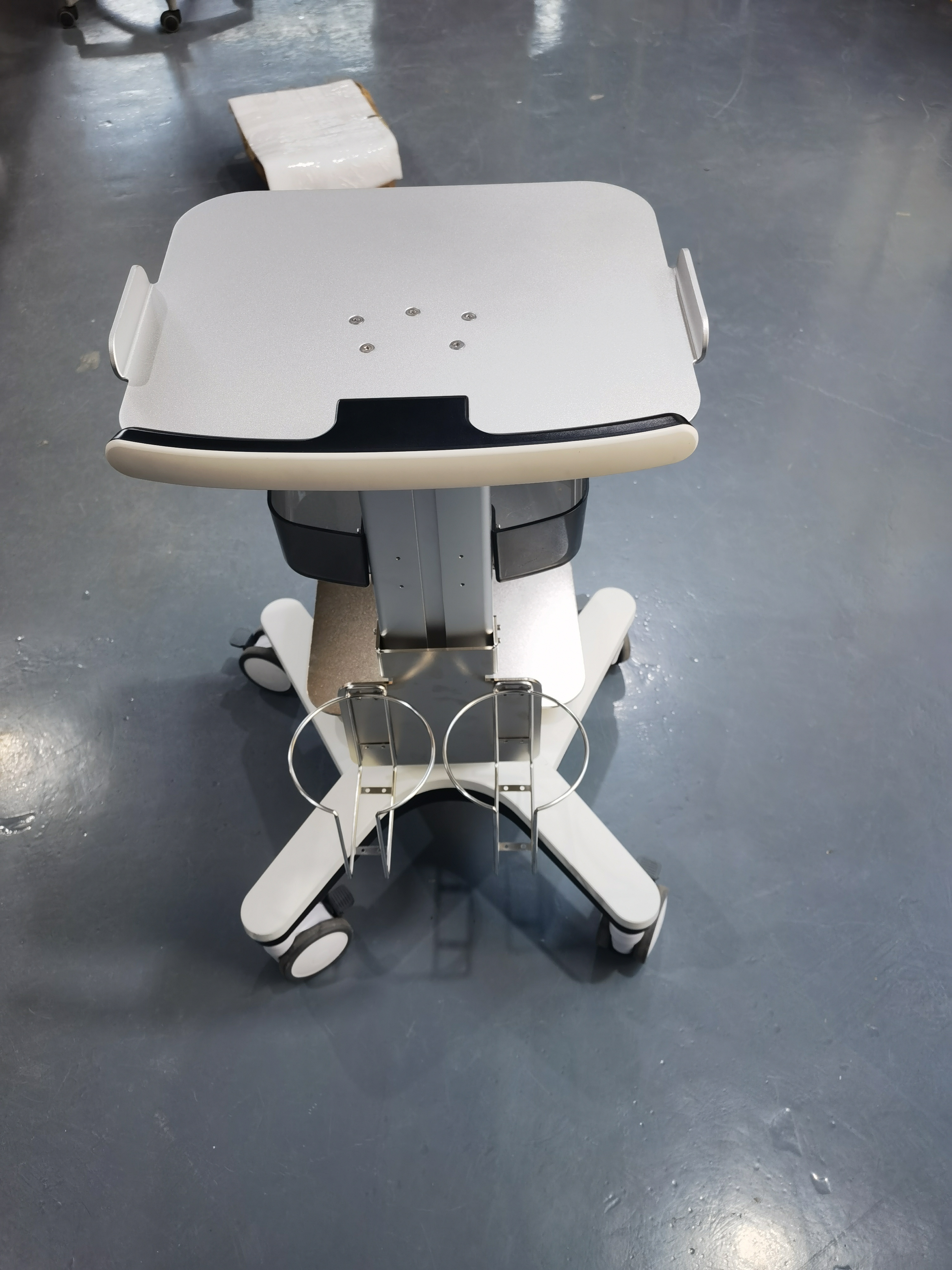 OEM & ODM Medical Monitor Cart: Why Medical Device Distributors Choose Direct Factory Partners